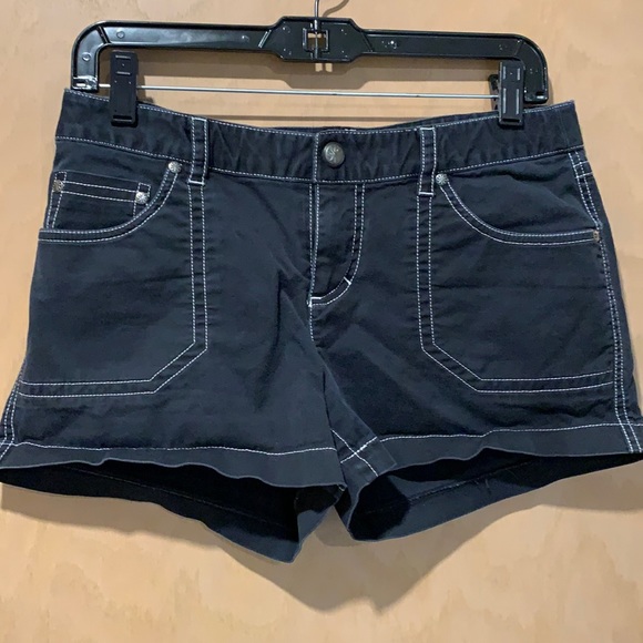 Athleta Pants - Athleta shorts